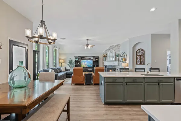 $445,000 | 2504 North Yorkchase Lane, Conroe, TX 77304