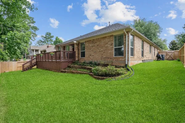 $445,000 | 2504 North Yorkchase Lane, Conroe, TX 77304