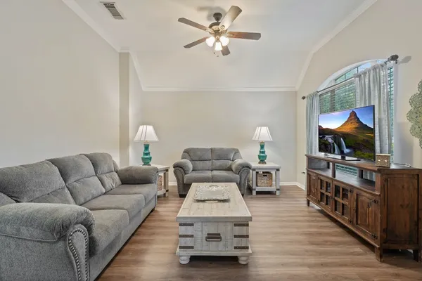 $445,000 | 2504 North Yorkchase Lane, Conroe, TX 77304