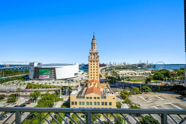 a picture of city view