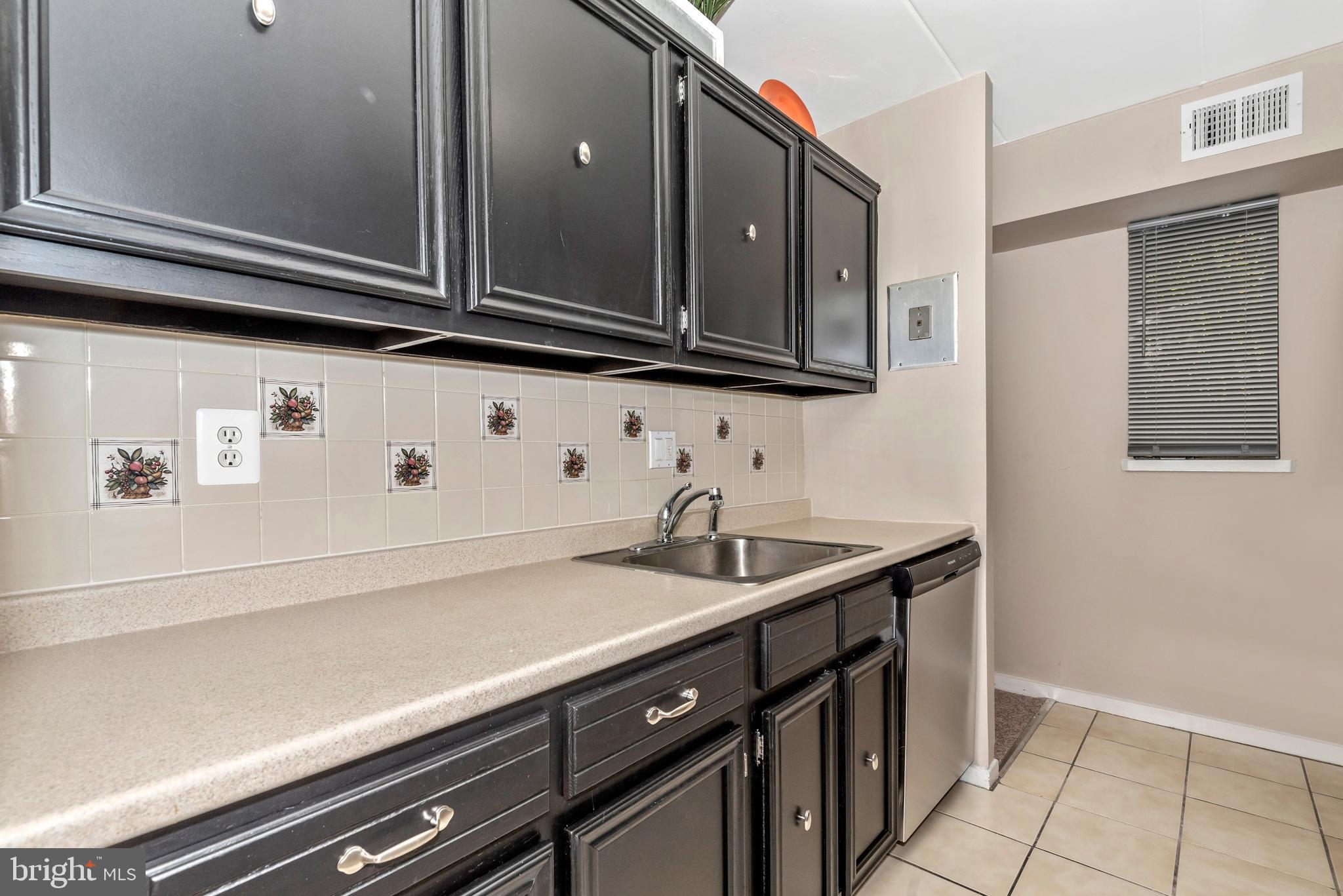 3232 Hewitt Avenue, Unit 12 Silver Spring, MD 20906 - Photo 15 of 38 Kitchen