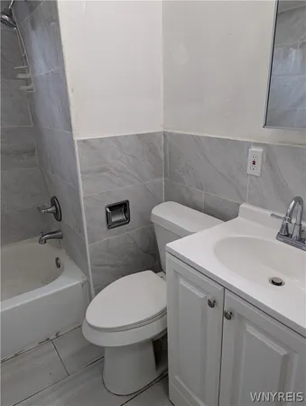 $1,800 | 48 Thomas Street, Buffalo, NY 14206