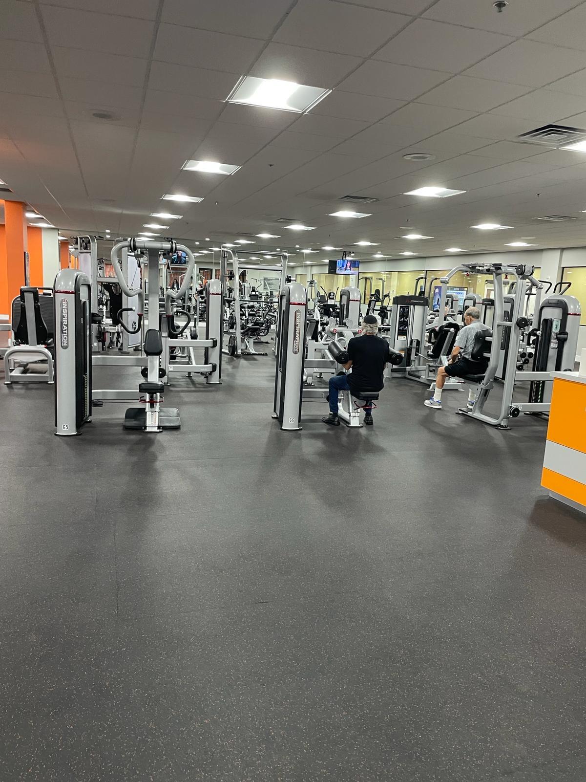 2052 Cornwall C, Unit 2052 Boca Raton, FL 33434 - Photo 33 of 34 a view of a room with gym equipment