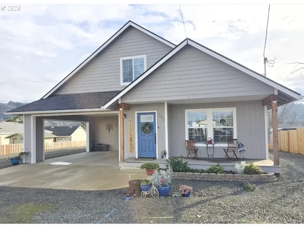$412,500 | 241 Southeast Johnson Street, Winston, OR 97496