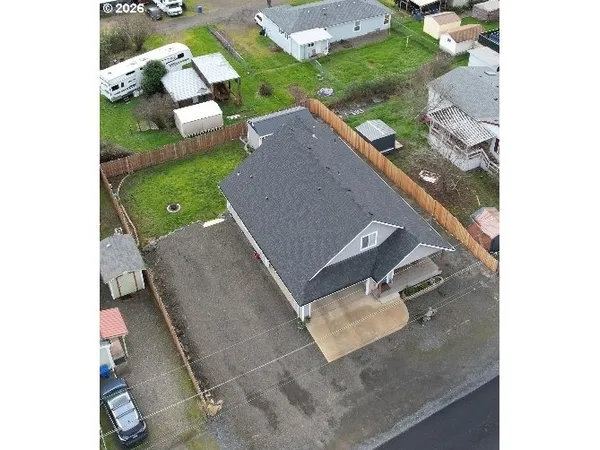 $399,900 | 241 Southeast Johnson Street, Winston, OR 97496