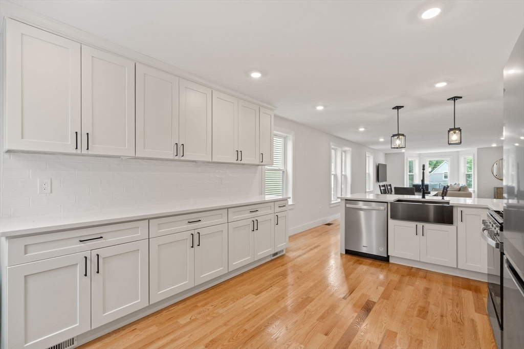 20 Ufford Street, Unit 1 Boston, MA 02124 - Photo 8 of 28