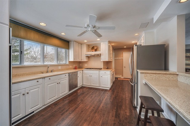 1067 South Ridge Road Lake Forest, IL 60045 - Photo 5 of 18
