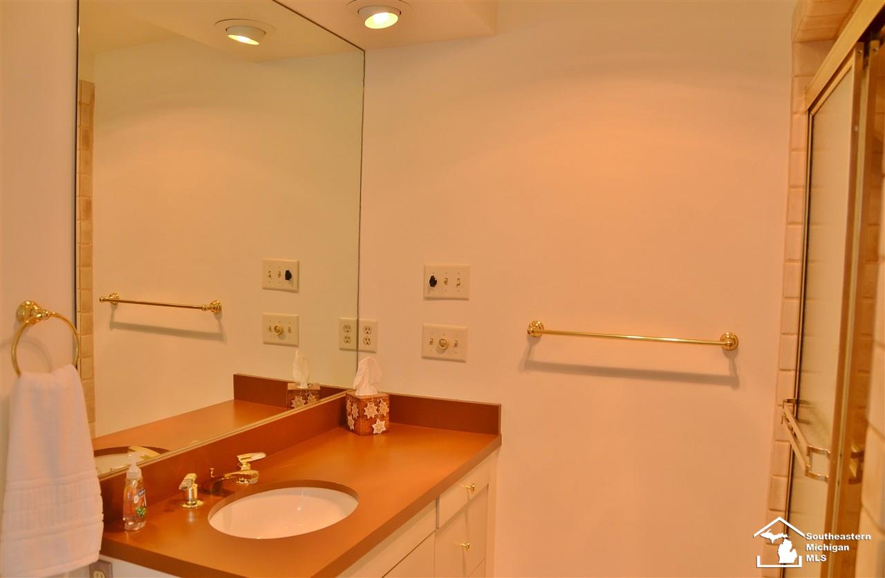 26055 East River Road Grosse Ile, MI 48138 - Photo 49 of 68