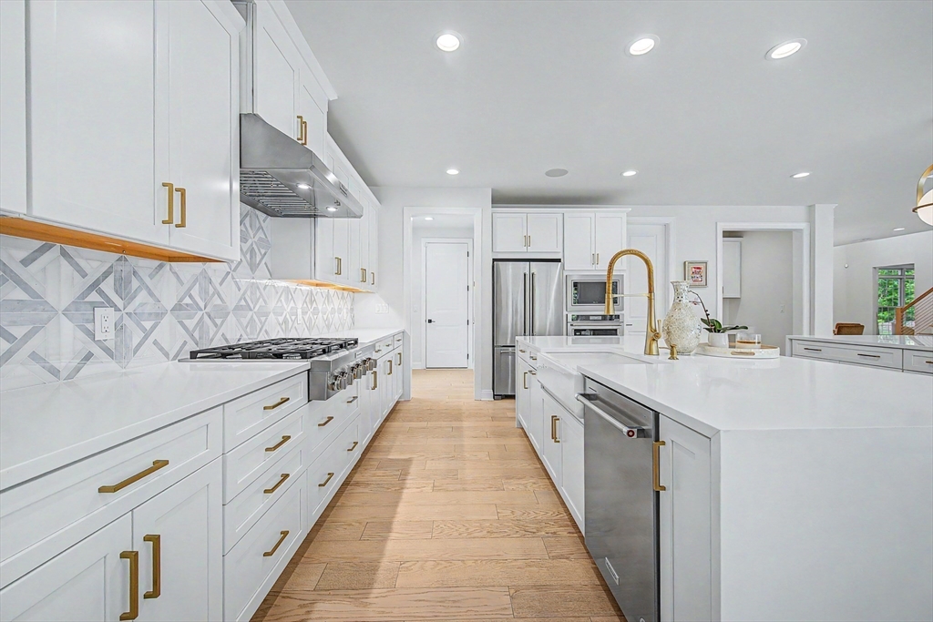 51 Chamberlain Street Hopkinton, MA 01748 - Photo 10 of 39