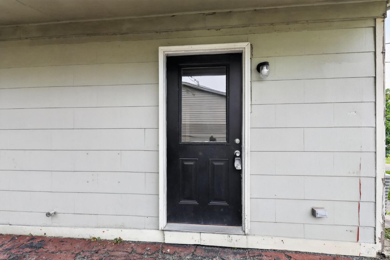 2584 Wenning Road Cincinnati, OH 45231 - Photo 5 of 31