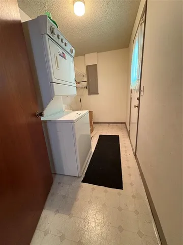 a view of utility room with washer and dryer