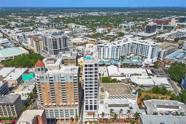 $5,400 | 33 South Palm Avenue, Unit 704, Sarasota, FL 34236