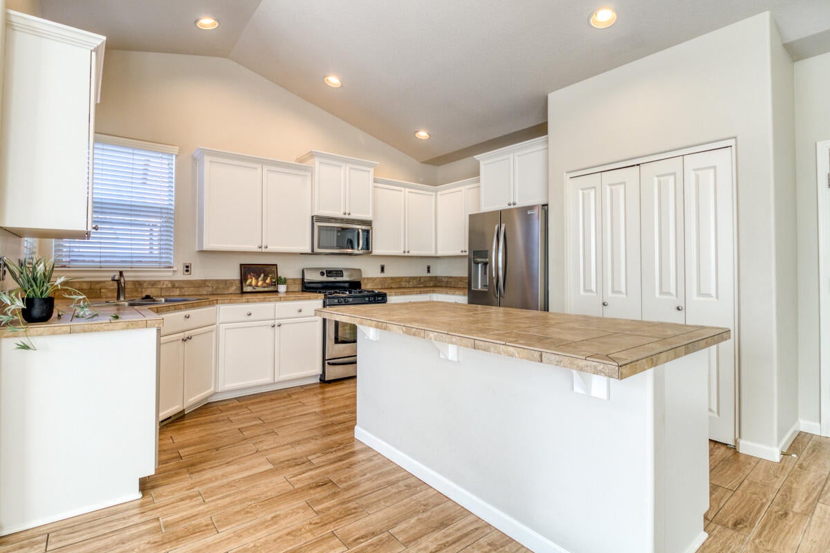 748 Northwest 28th Loop Redmond, OR 97756 - Photo 8 of 31 CREP0117