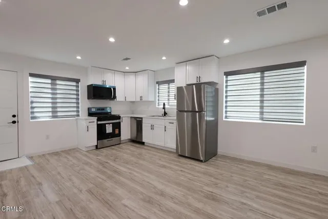 $2,500 | 17314 Kingsbury Street, Unit 1/2, Granada Hills, CA 91344