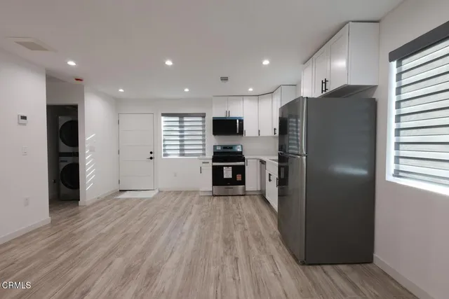 $2,500 | 17314 Kingsbury Street, Unit 1/2, Granada Hills, CA 91344