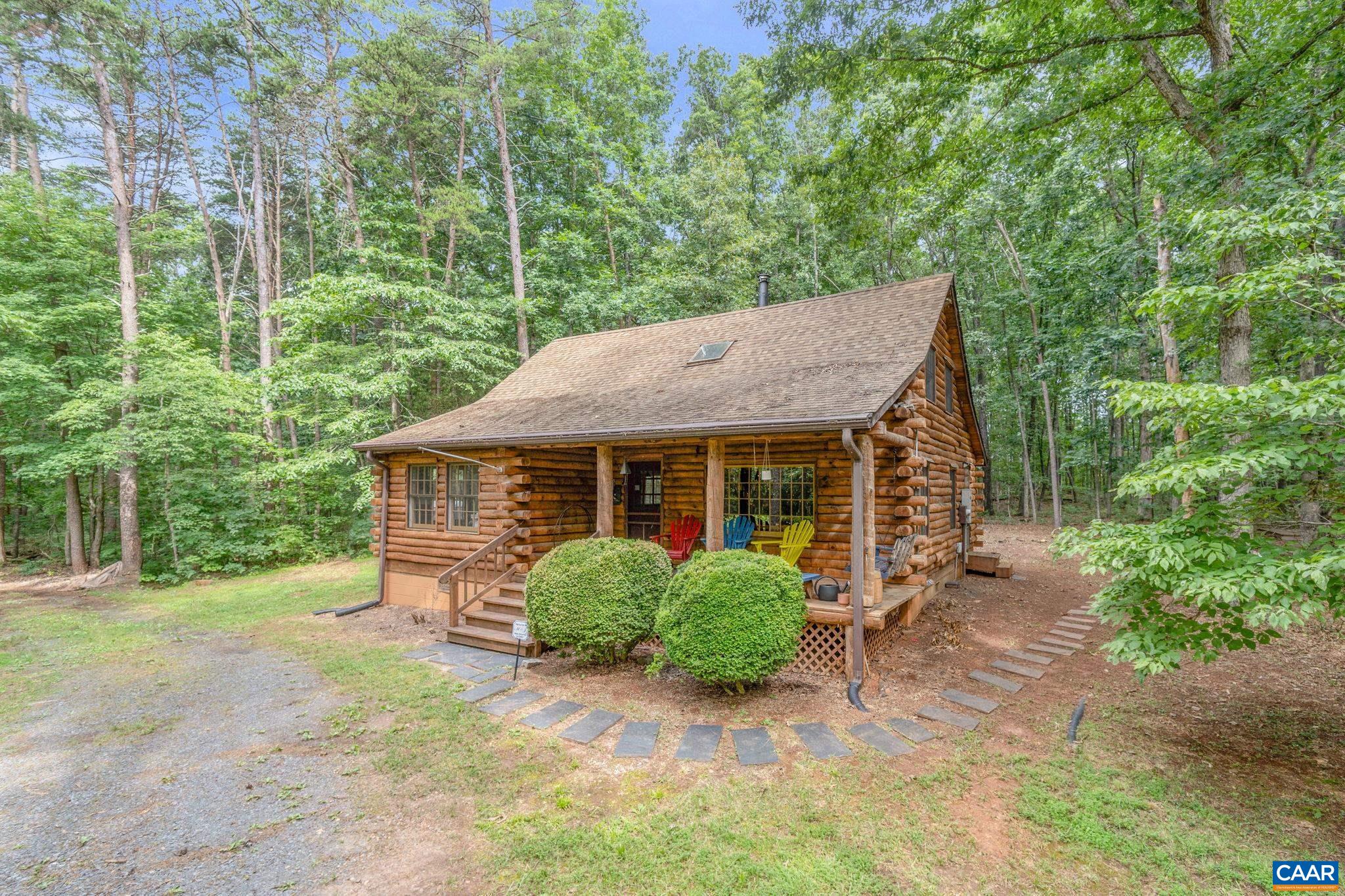 165 Fitzpatrick Road Buckingham, VA 23921 - Photo 3 of 33 front view of a house with a yard