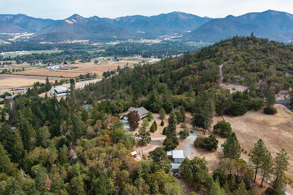 13245 Water Gap Road Williams, OR 97544 - Photo 41 of 45 43