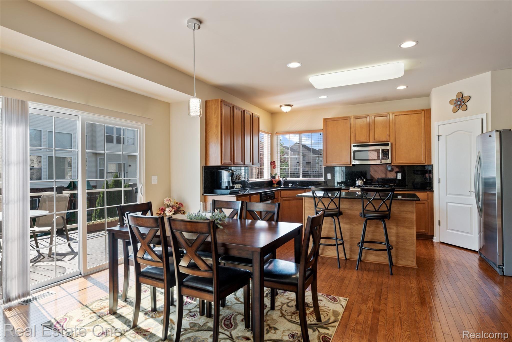27666 Cromwell Road Novi, MI 48374 - Photo 8 of 33 BKFST-KITCHEN