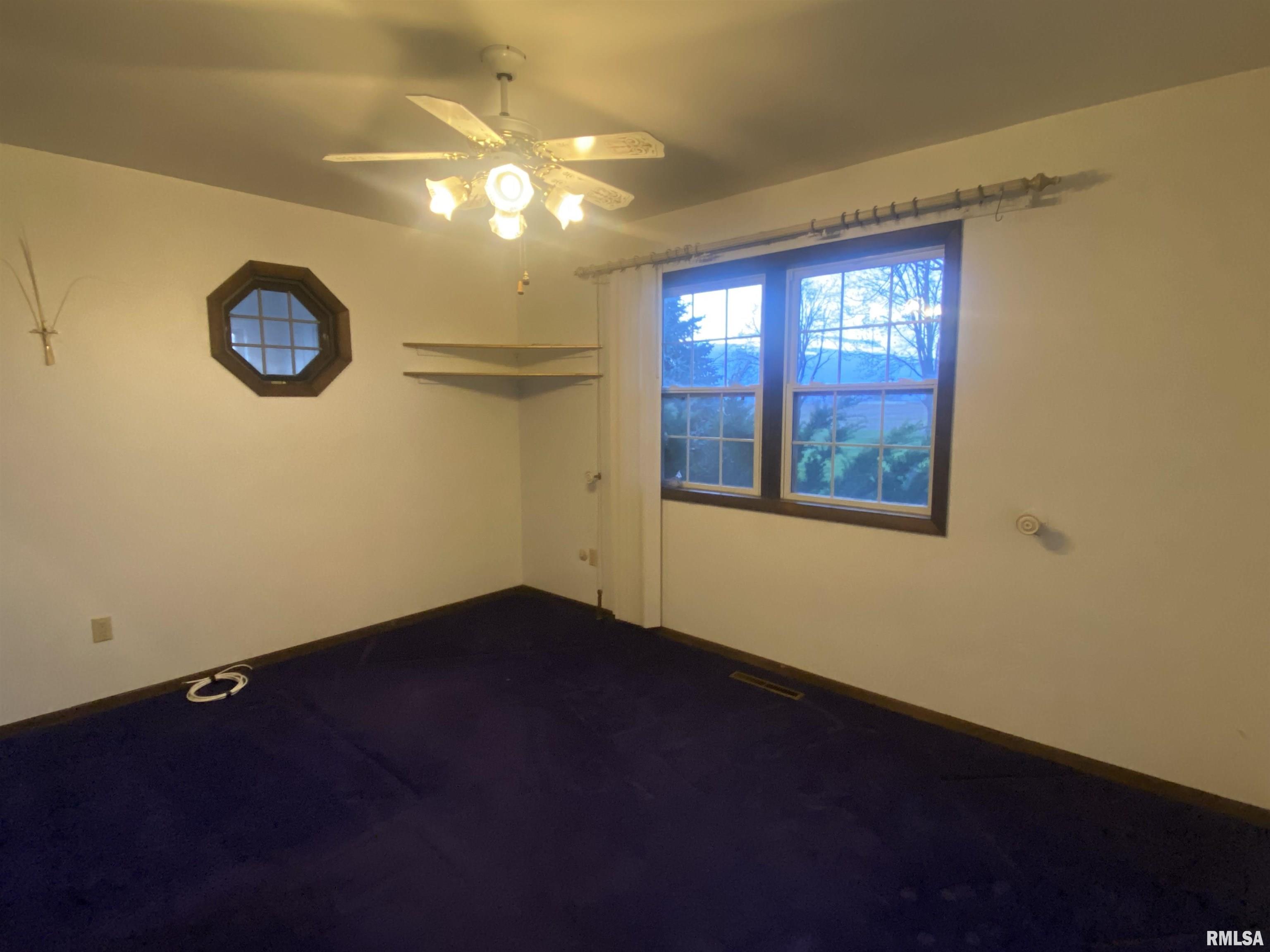 5019 Hanley Road Quincy, IL 62305 - Photo 18 of 23 Gallery Image 18
