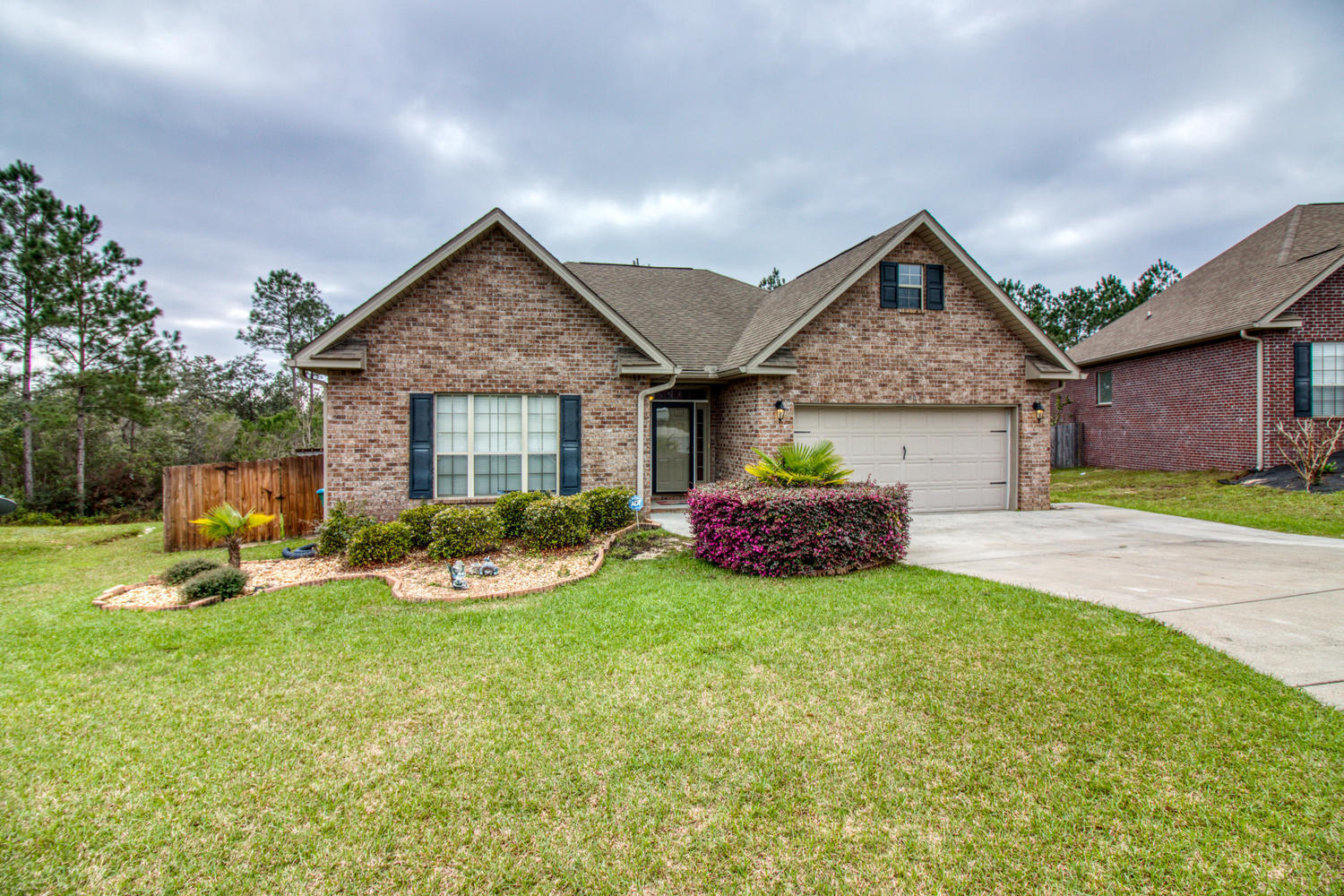 807 Yew Circle Crestview, FL 32536 - Photo 3 of 31