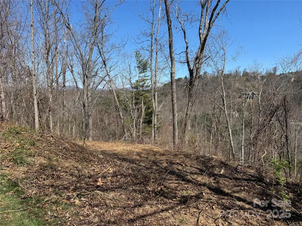 $169,900 | 140 Summit Tower Circle, Unit 212, Asheville, NC 28804