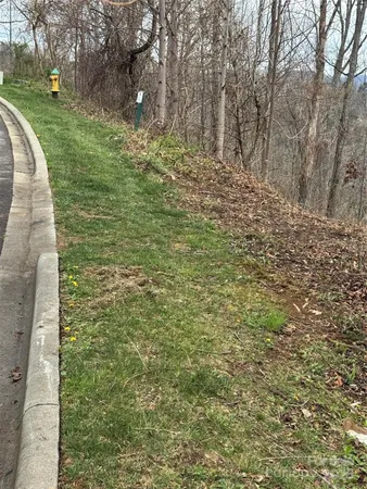 $169,900 | 140 Summit Tower Circle, Unit 212, Asheville, NC 28804