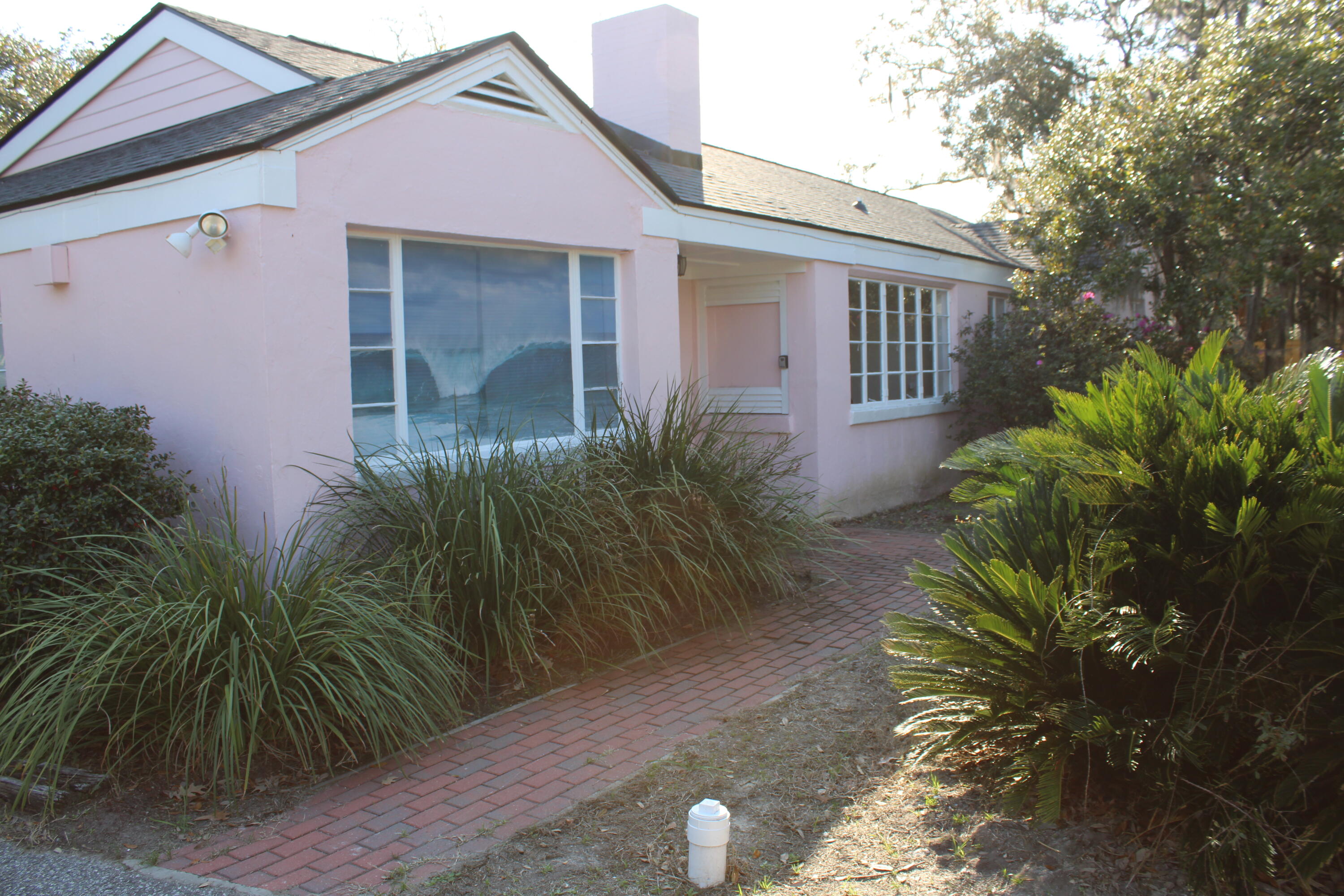 Front / Entrance