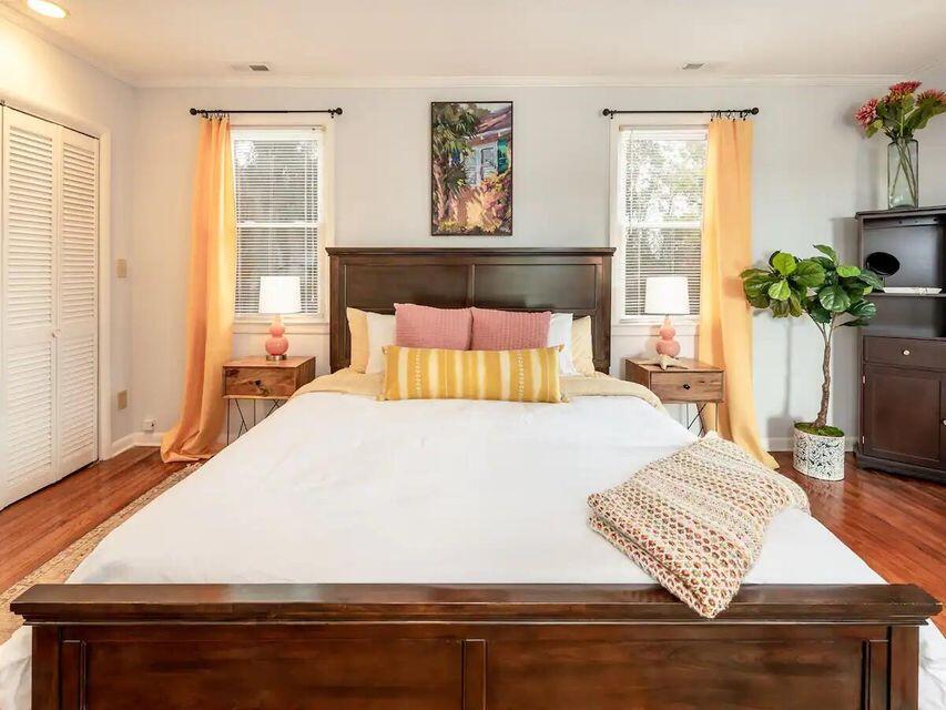 1387 Harbor View Road Charleston, SC 29412 - Photo 24 of 26 Studio bed