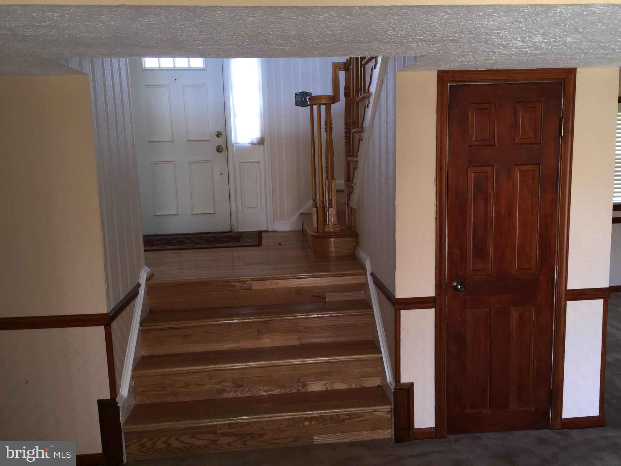 9120 Loughran Road Fort Washington, MD 20744 - Photo 3 of 28 Interior (General)