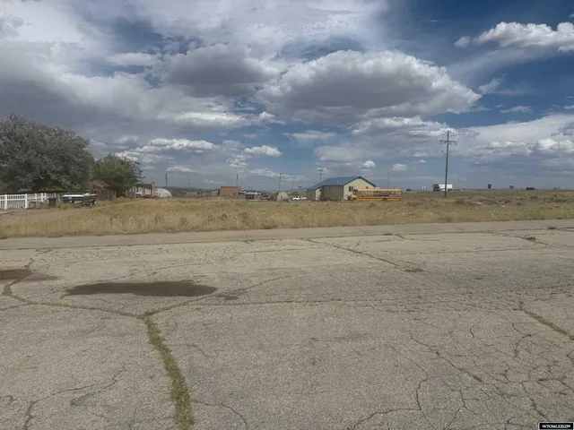 $50,000 | 1 Monroe Court, Rawlins, WY 82301