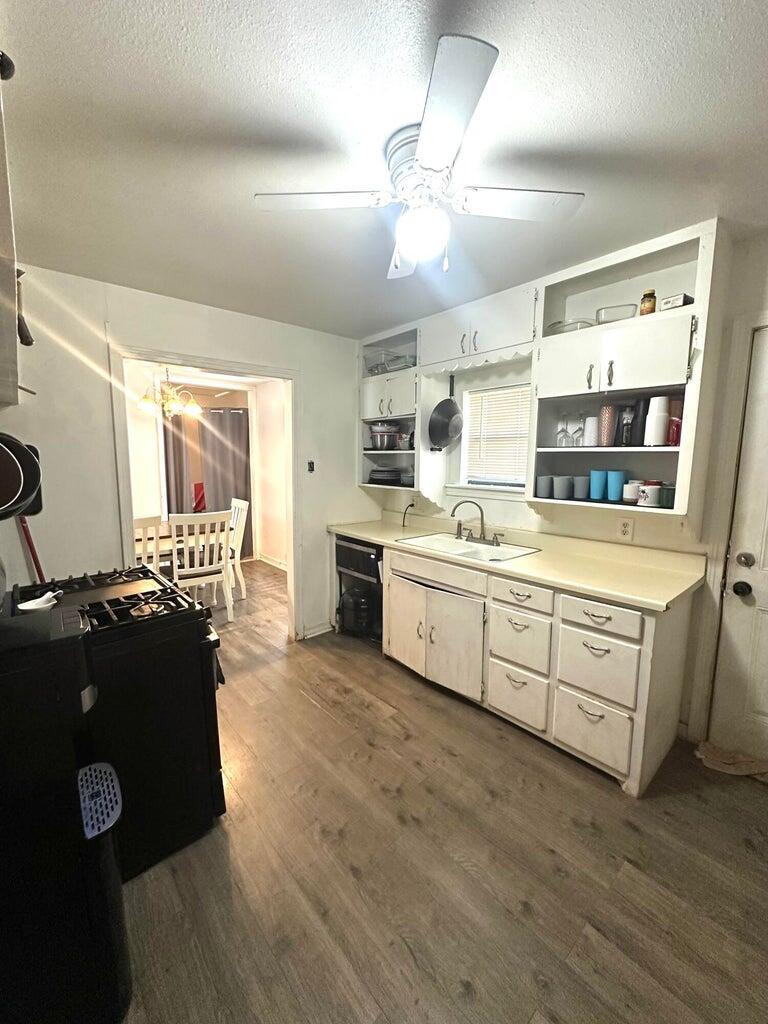 300 Amarillo Street Plainview, TX 79072 - Photo 8 of 13 8