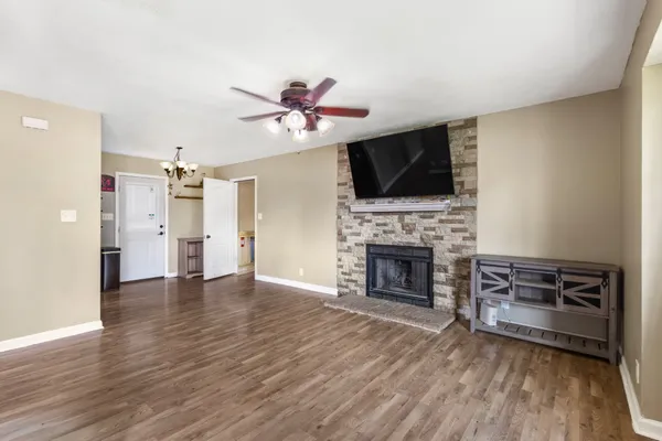 $265,000 | 715 Gardendale Lane, Clarksville, TN 37040