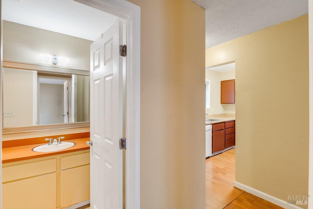 900 Southampton Road, Unit 11 Benicia, CA 94510 - Photo 17 of 36