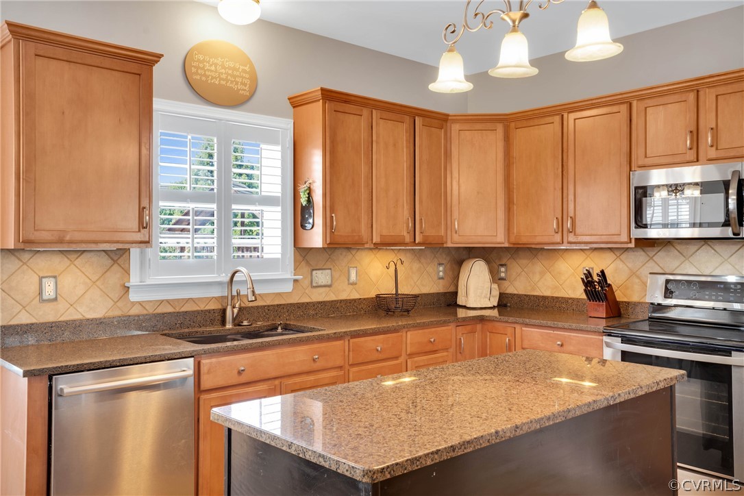 8775 Roberta Road Mechanicsville, VA 23116 - Photo 12 of 37 Gallery Image 12