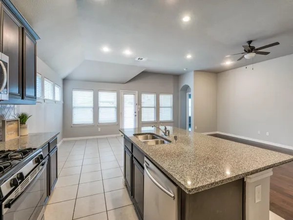 $2,750 | 1608 Emma Pearl Lane, Little Elm, TX 75068