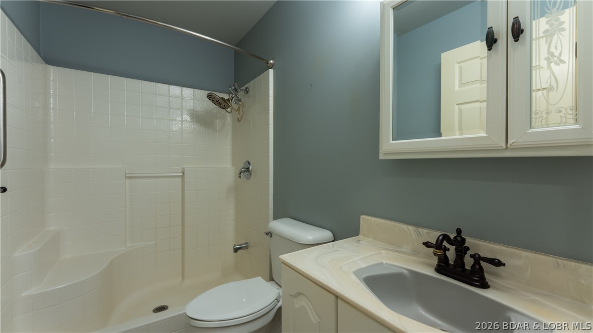 46 Watkins Road Camdenton, MO 65020 - Photo 44 of 50 Bathroom on main level