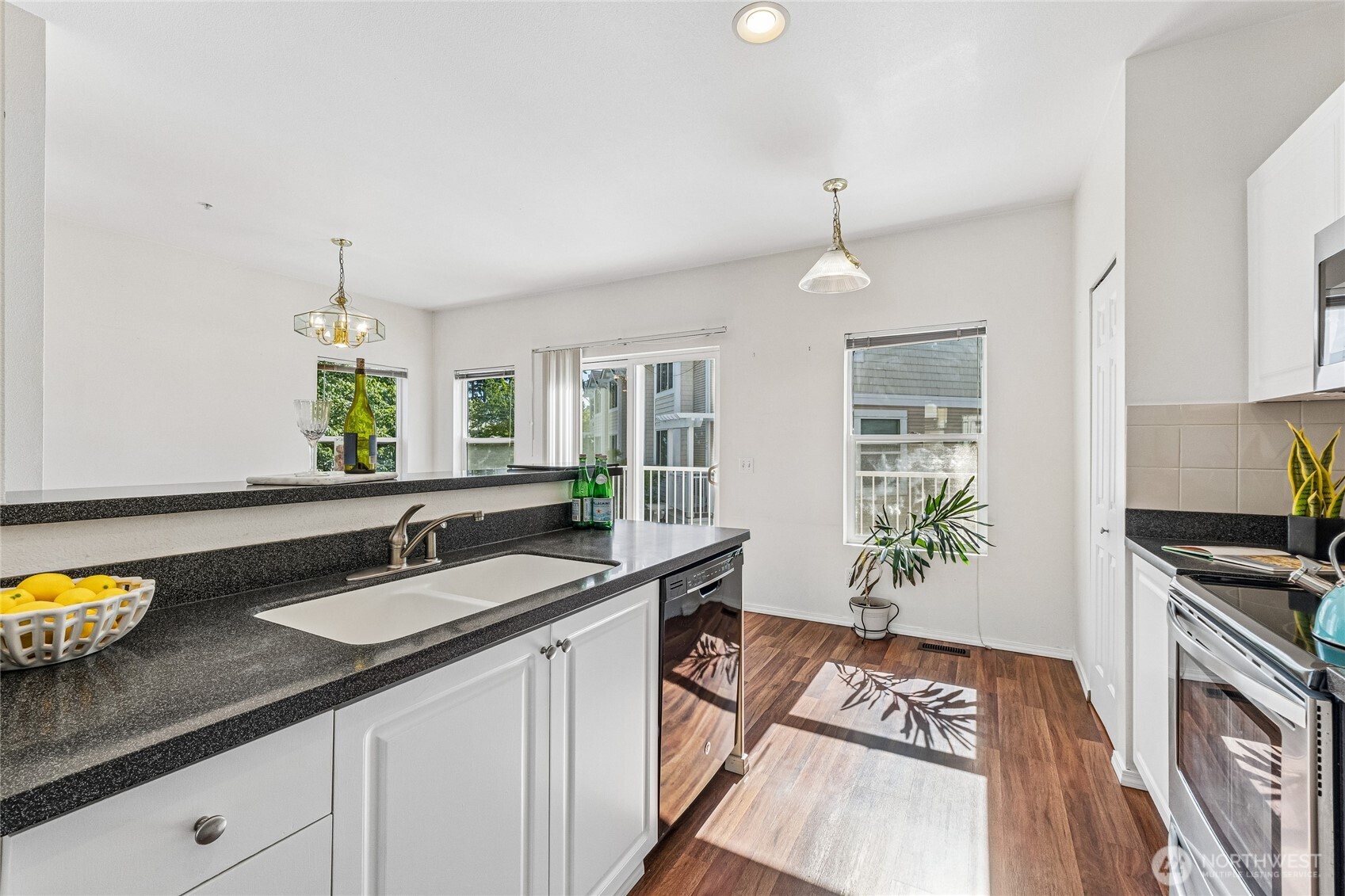 11899 Northeast 163rd Place Bothell, WA 98011 - Photo 13 of 37