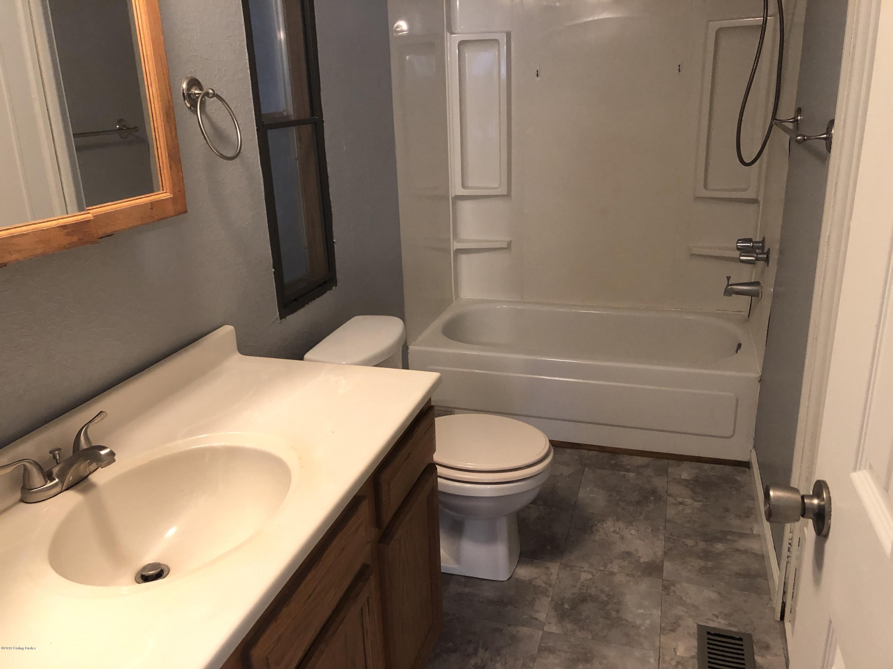 205 Notch Lick Road Carrollton, KY 41008 - Photo 8 of 12 Master Bath