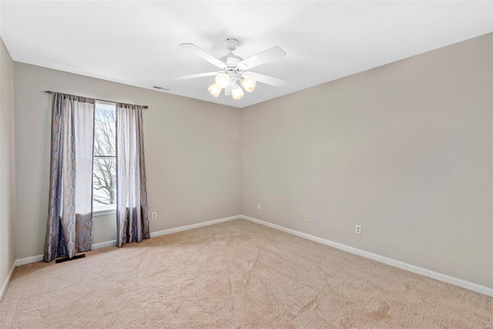 526 Castle Ridge Drive Ballwin, MO 63021 - Photo 26 of 38 Gallery Image 26
