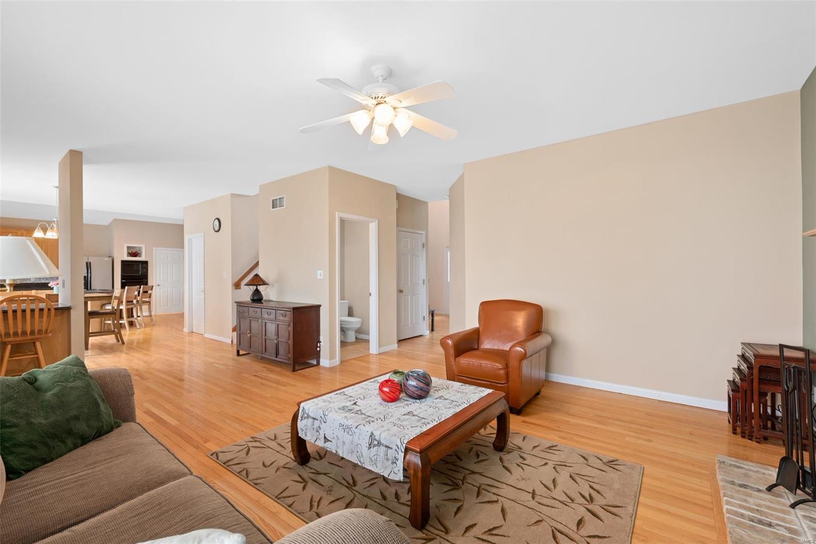 526 Castle Ridge Drive Ballwin, MO 63021 - Photo 4 of 38 Gallery Image 4