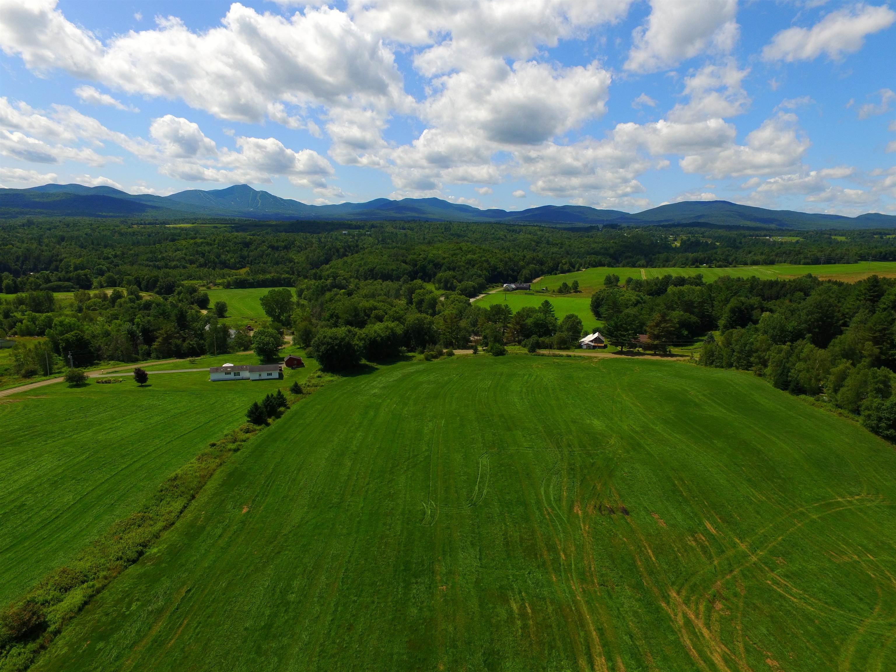 2715 River Road Troy, VT 05859 - Photo 9 of 21 Gallery Image 9