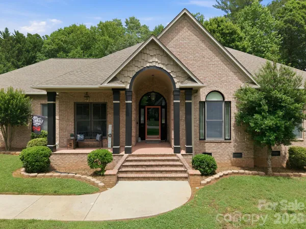 $630,000 | 1705 29th Ave Place Northeast, Hickory, NC 28601
