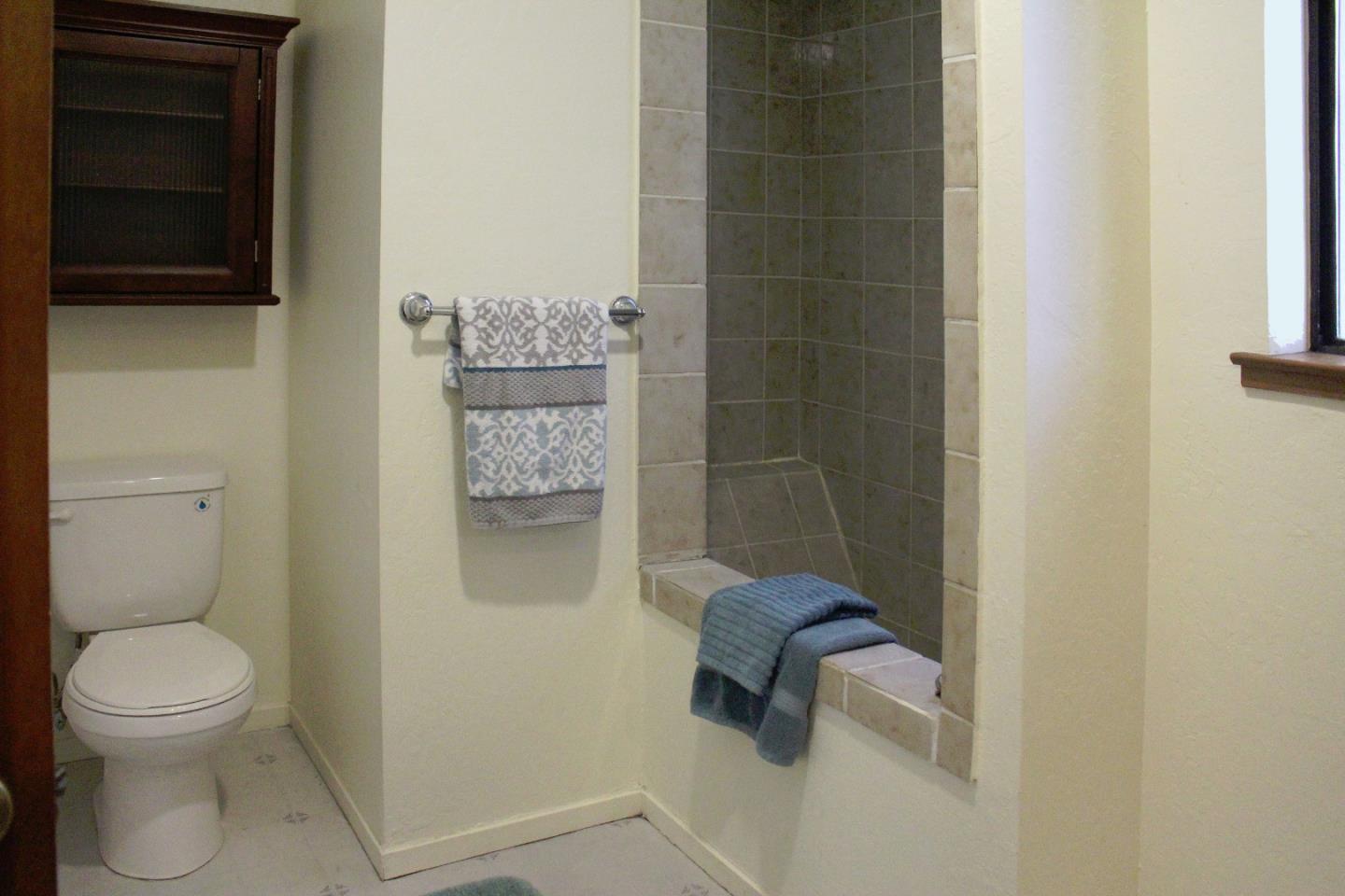 6117 Abbey Road Aptos, CA 95003 - Photo 11 of 15 Gallery Image 11