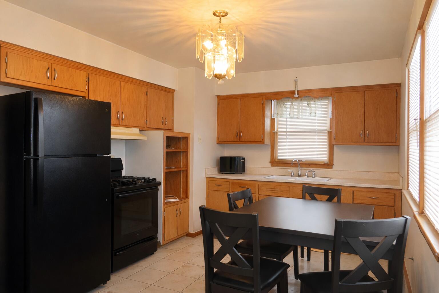 5625 North 92nd Street Milwaukee, WI 53225 - Photo 6 of 11 04D8F26F-A0E2-46A0-86BE-A74743AC5B64