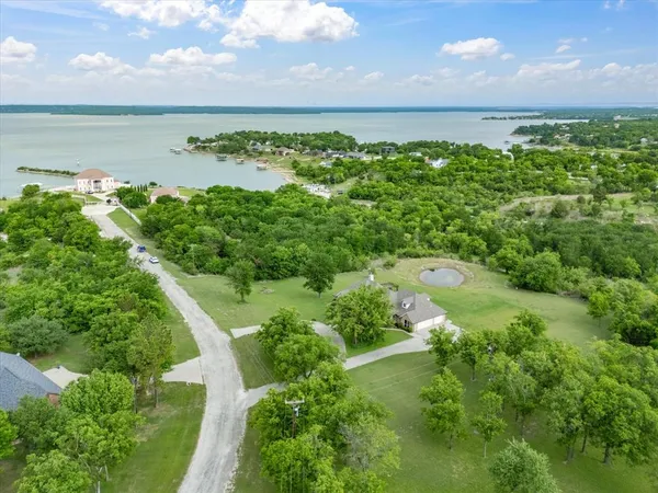 $750,000 | 104 Marina Del Ray, Bridgeport, TX 76426