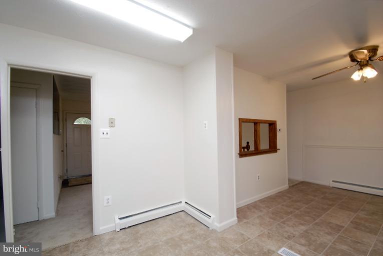 13709 Gilbert Road Woodbridge, VA 22193 - Photo 14 of 27 View