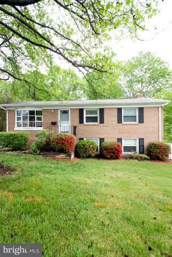 13709 Gilbert Road Woodbridge, VA 22193 - Photo 3 of 27 Exterior (General)