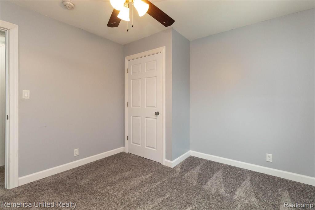 5585 Halsted Road West Bloomfield, MI 48322 - Photo 32 of 37