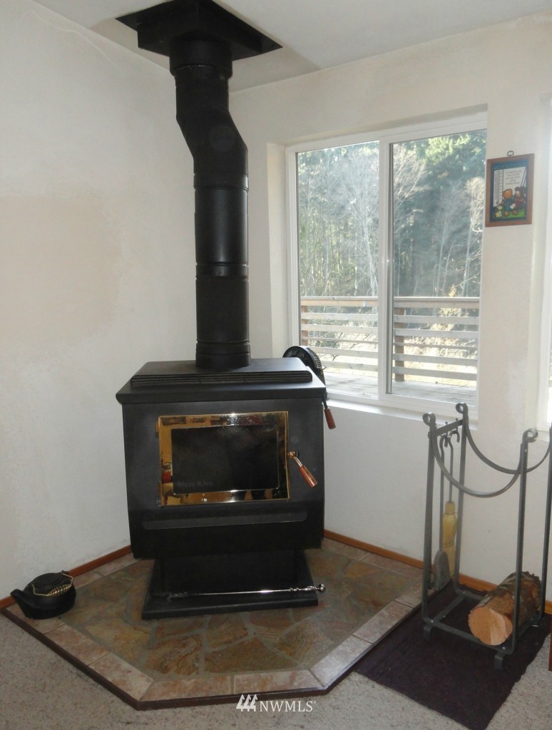22969 Seatter Road Northeast Kingston, WA 98346 - Photo 2 of 13 Gallery Image 2