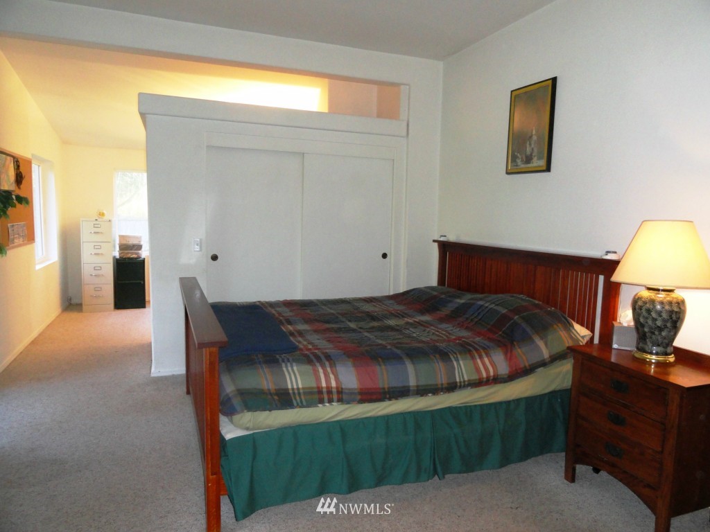 22969 Seatter Road Northeast Kingston, WA 98346 - Photo 4 of 13 Gallery Image 4